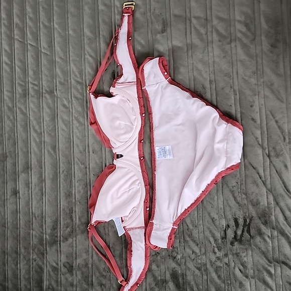 2 piece bikini - Picture 4 of 7